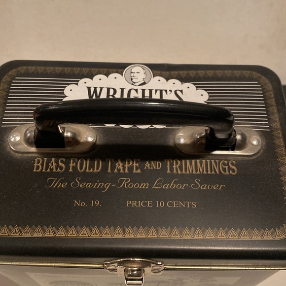 NWT Wright’s Bias Fold Tape & Trimmings Tin, The Sewing Room Labor Saver - Picture 3 of 7